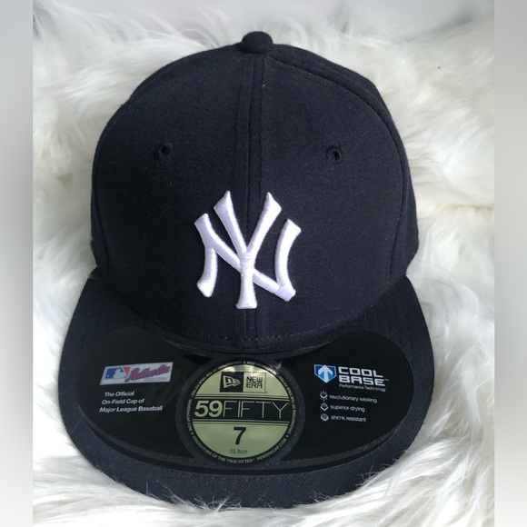 Authentic New York Yankees Hat Cap. New Era NWOT - Picture 1 of 3